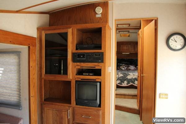1992 Avion 5th Wheel Trailer 31.5F (A)