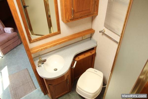 1992 Avion 5th Wheel Trailer 31.5F (A)