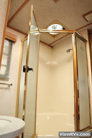 1992 Avion 5th Wheel Trailer 31.5F (A)