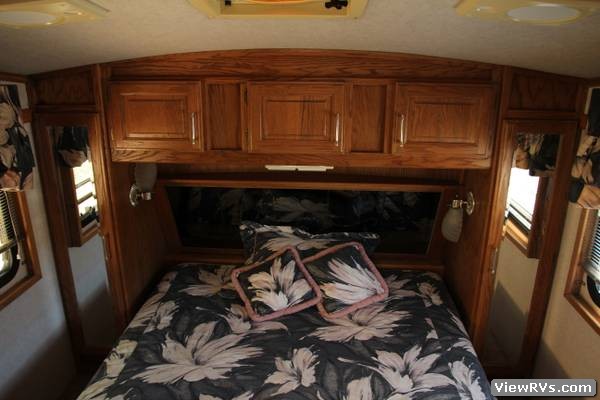 1992 Avion 5th Wheel Trailer 31.5F (A)