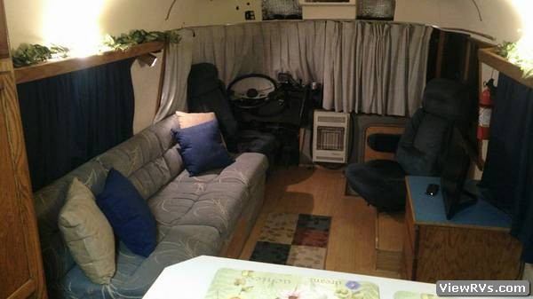 1963 GMC 4106 Bus Conversion 35' Motorhome (B)