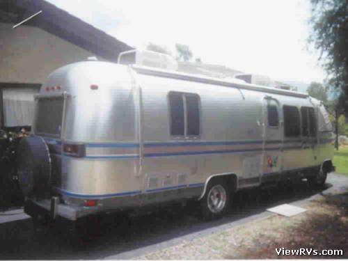 1981 Airstream Excella 28 Motorhome Exterior Curb View