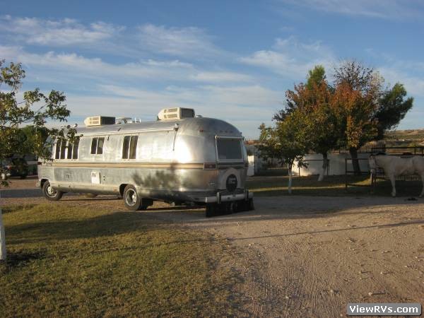 1983 Airstream Motorhome Land Yacht 300 (C)