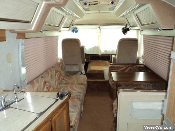 1983 Airstream 310 Classic Motorhome (M)