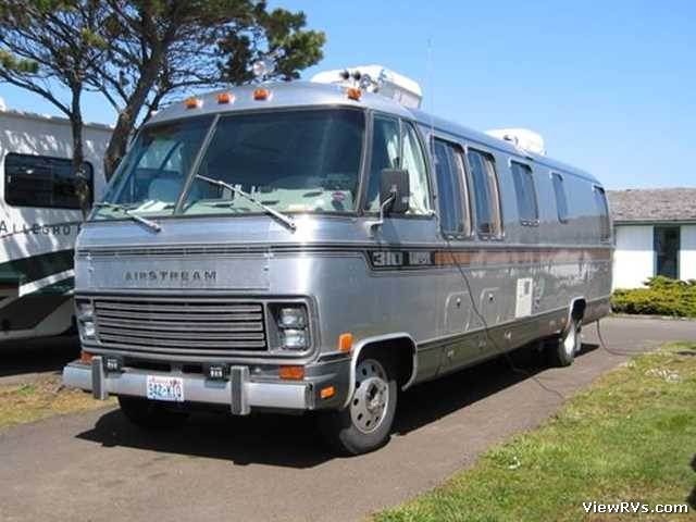 1983 Airstream 310 Motorhome (J) Exterior Road Side