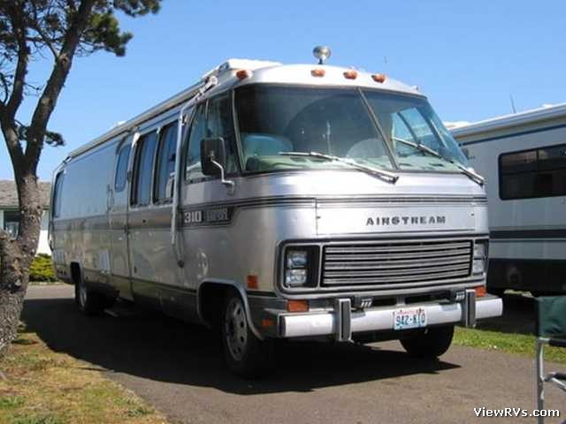 1983 Airstream 310 Motorhome (J) Exterior Curb Side