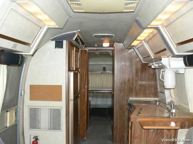 1983 Airstream 310 Motorhome (J) Interior