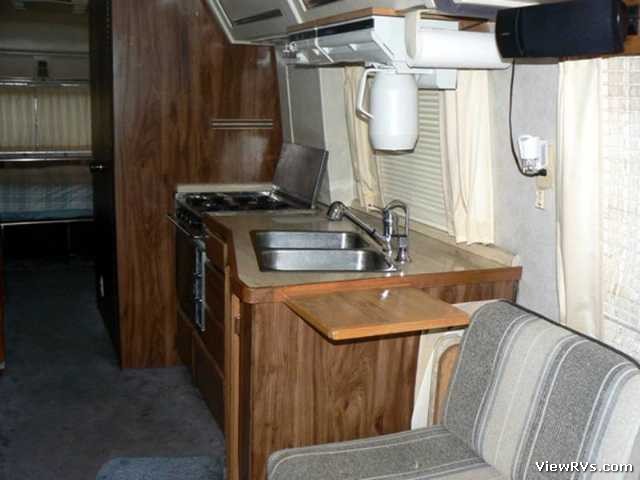 1983 Airstream 310 Motorhome (J) Interior