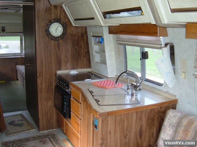 1983 Airstream Classic 310 Turbo Diesel Motorhome 31' (K)