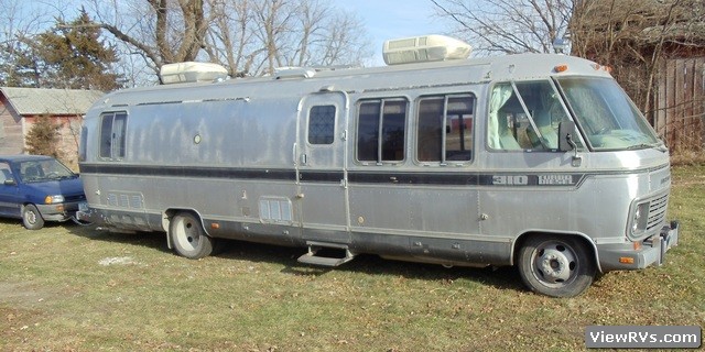 1983 Airstream 310 Classic Motorhome (L)