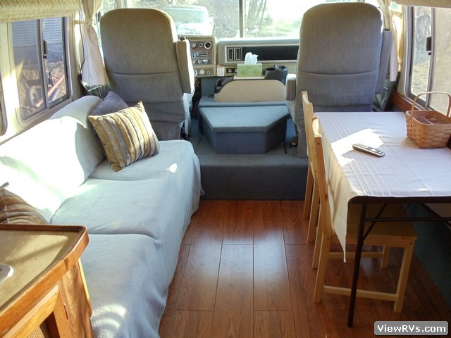 1983 Airstream 310 Classic Motorhome (L)