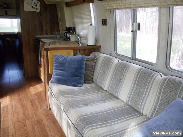 1983 Airstream 310 Classic Motorhome (L)