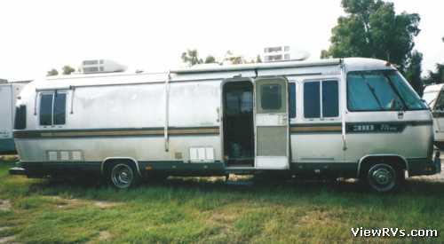 1984 Airstream 310 Motorhome (H) Exterior Curb Side