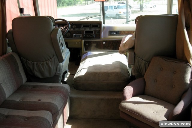 1984 Airstream Classic 310 Motorhome (J)
