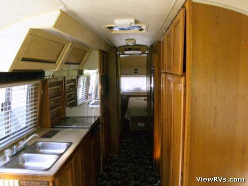 1984 Airstream 345LE Classic Motorhome (B) Interior Galley