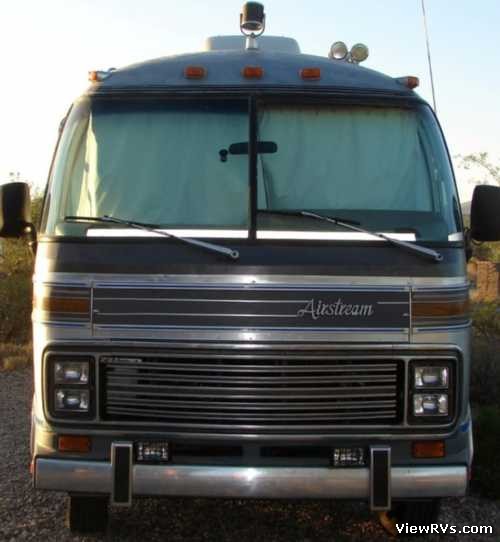 1987 Airstream 325 Classic Motorhome (B) Exterior Front
