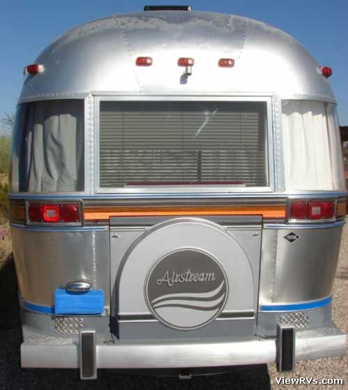 1987 Airstream 325 Classic Motorhome (B) Exterior Rear