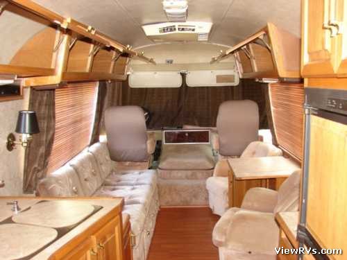 1987 Airstream 325 Classic Motorhome (B) Interior Front