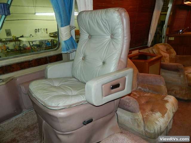1987 Airstream 345 Classic Motorhome (F)