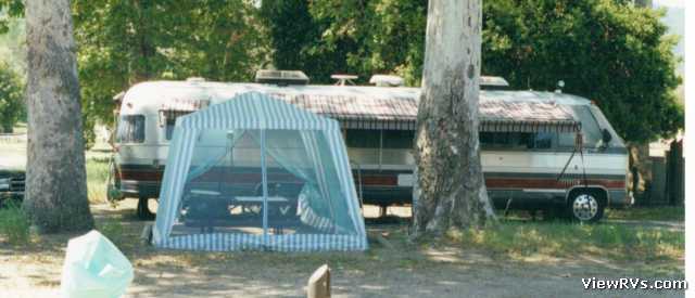 1989 Airstream 345LE Classic Motorhome (F) Exterior Curb Side