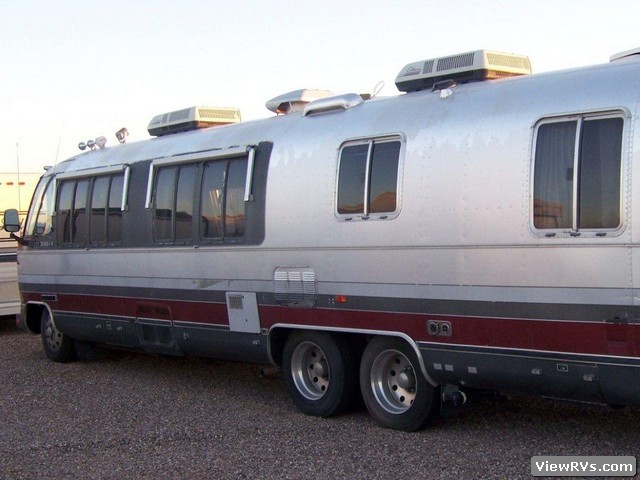 1989 Airstream Classic 345LE Motorhome (I)
