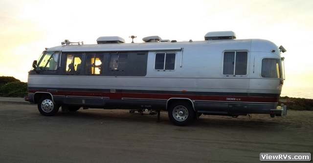 1991 Airstream Classic Motorhome 300 (C)