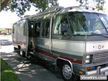 1991 Airstream Classic 300 Motorhome (B)