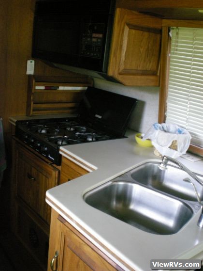 1991 Airstream Classic 300 Motorhome (B)
