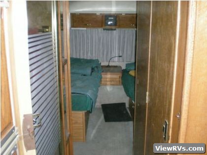 1991 Airstream Classic 300 Motorhome (B)