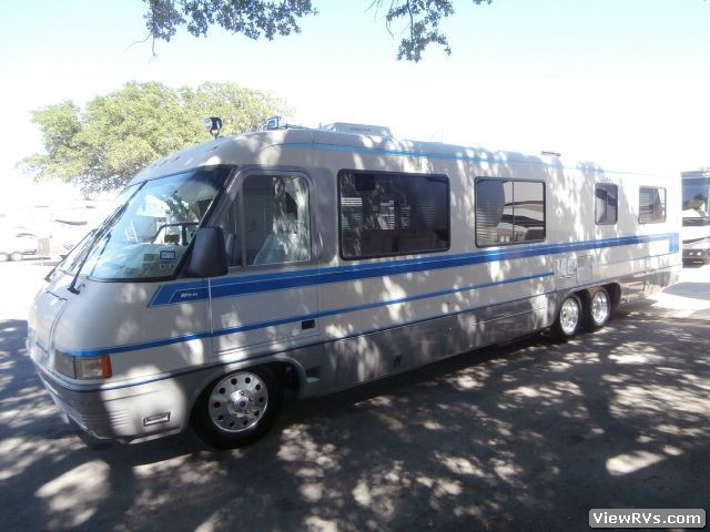 1992 Airstream Land Yacht 36' Motorhome (A)