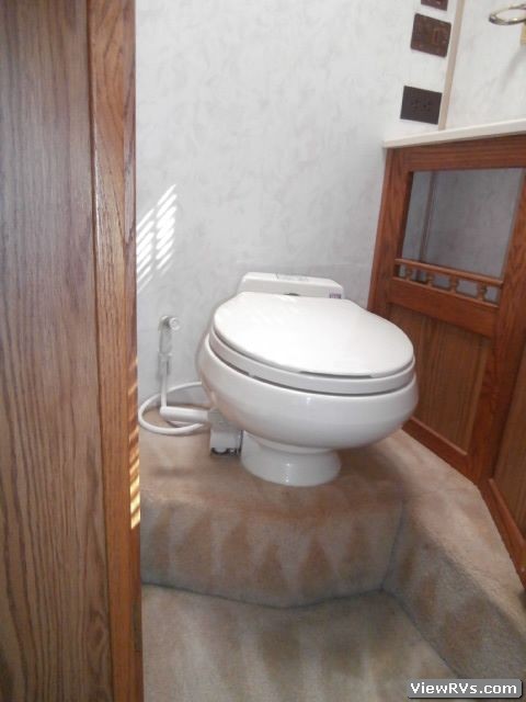 1992 Airstream Land Yacht 36' Motorhome (A)