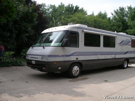 1994 Airstream Land Yacht 35' (C) Exterior Road Side