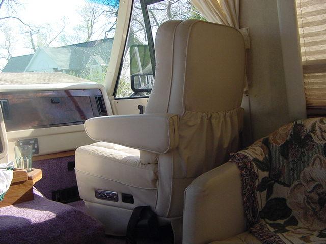 1995 Airstream Classic 36' Gas Motorhome (C)