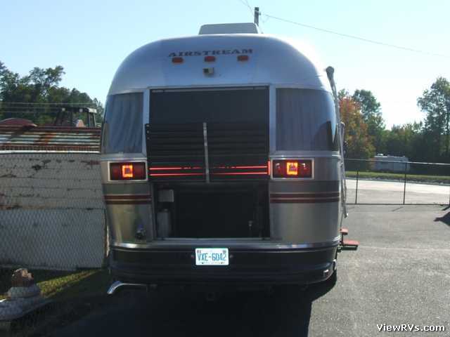 1995 Airstream 36 Classic Diesel Pusher (I) Exterior Rear/Curb Side