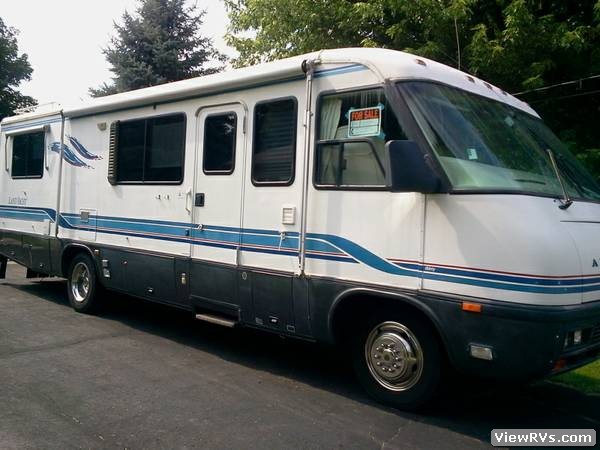 1996 Airstream Land Yacht 30' Motorhome (B)