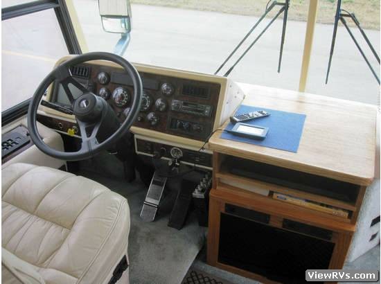 2000 Airstream Land Yacht Motorhome XC (E)