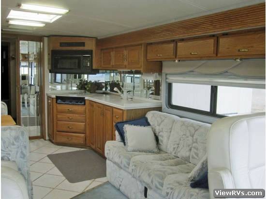 2000 Airstream Land Yacht Motorhome XC (E)