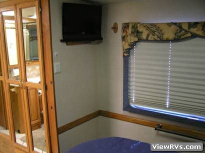 2000 Airstream Motorhome Land Yacht XC (E)