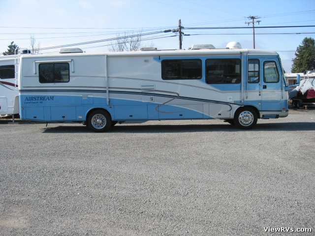 2000 Airstream Land Yacht XC 36 (B) Exterior Curb Side