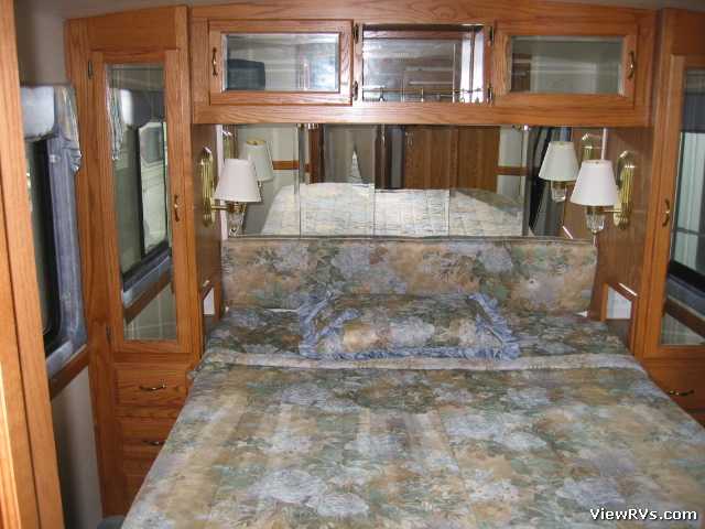2000 Airstream Land Yacht XC 36 (B) Interior Bedroom