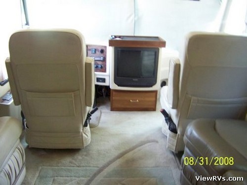 2000 Airstream 390XL Motorome (B) Interior Driving Area