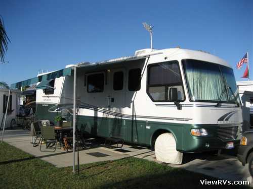 2000 Airstream Land Yacht XL 35' Motorhome (A) Exterior curb Side