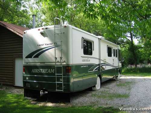 2000 Airstream Land Yacht XL 35' Motorhome (A) Exterior rear