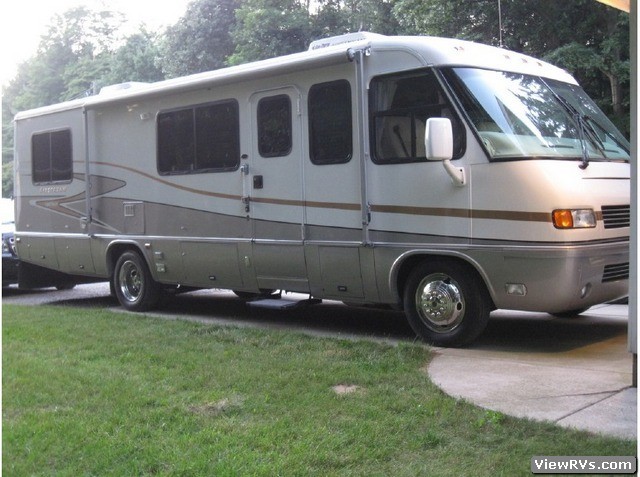 2002 Airstream Land Yacht Motorhome 30' (A)