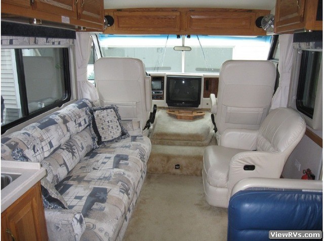 2002 Airstream Land Yacht Motorhome 30' (A)