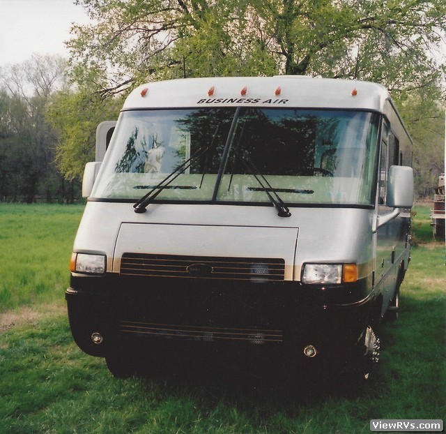 2004 Airstream Land Yacht 26' Motorhome (B)