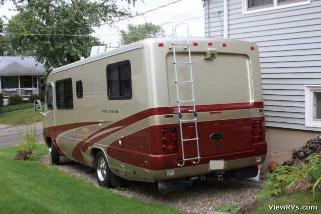 2004 Airstream Land Yacht 26' Motorhome (A) Exterior Rear
