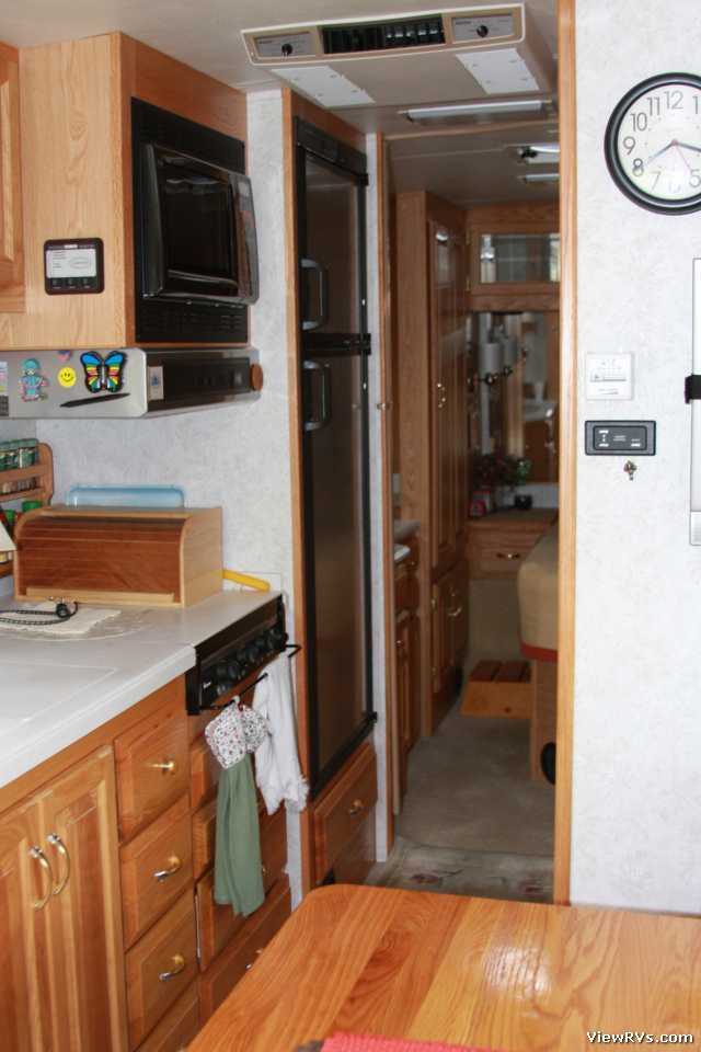 2004 Airstream Land Yacht 26' Motorhome (A) Interior Rear View