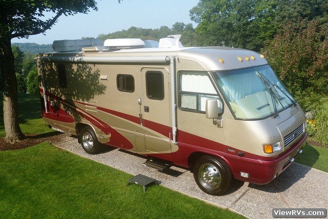 2005 Airstream Land Yacht 26' Motorhome (C)