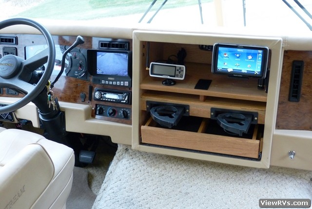 2005 Airstream Land Yacht 26' Motorhome (C)